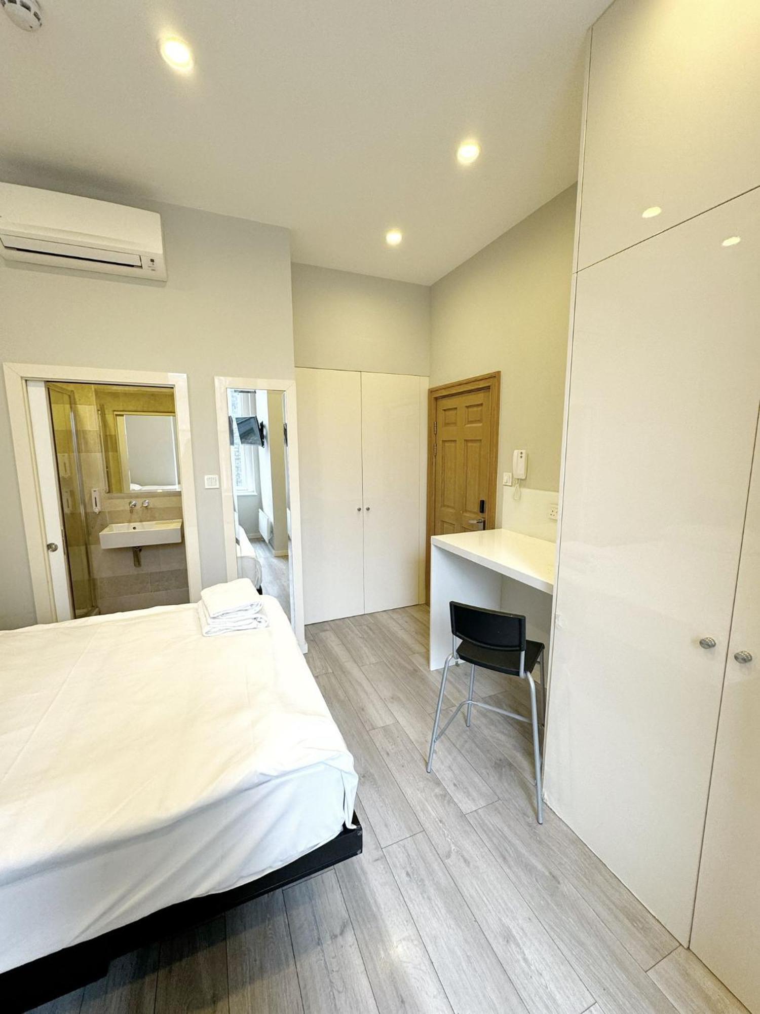 95 Studios London Luaran gambar
