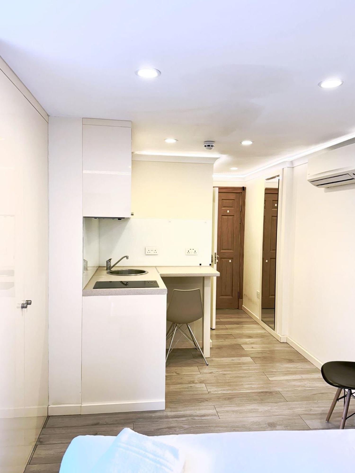 95 Studios London Luaran gambar