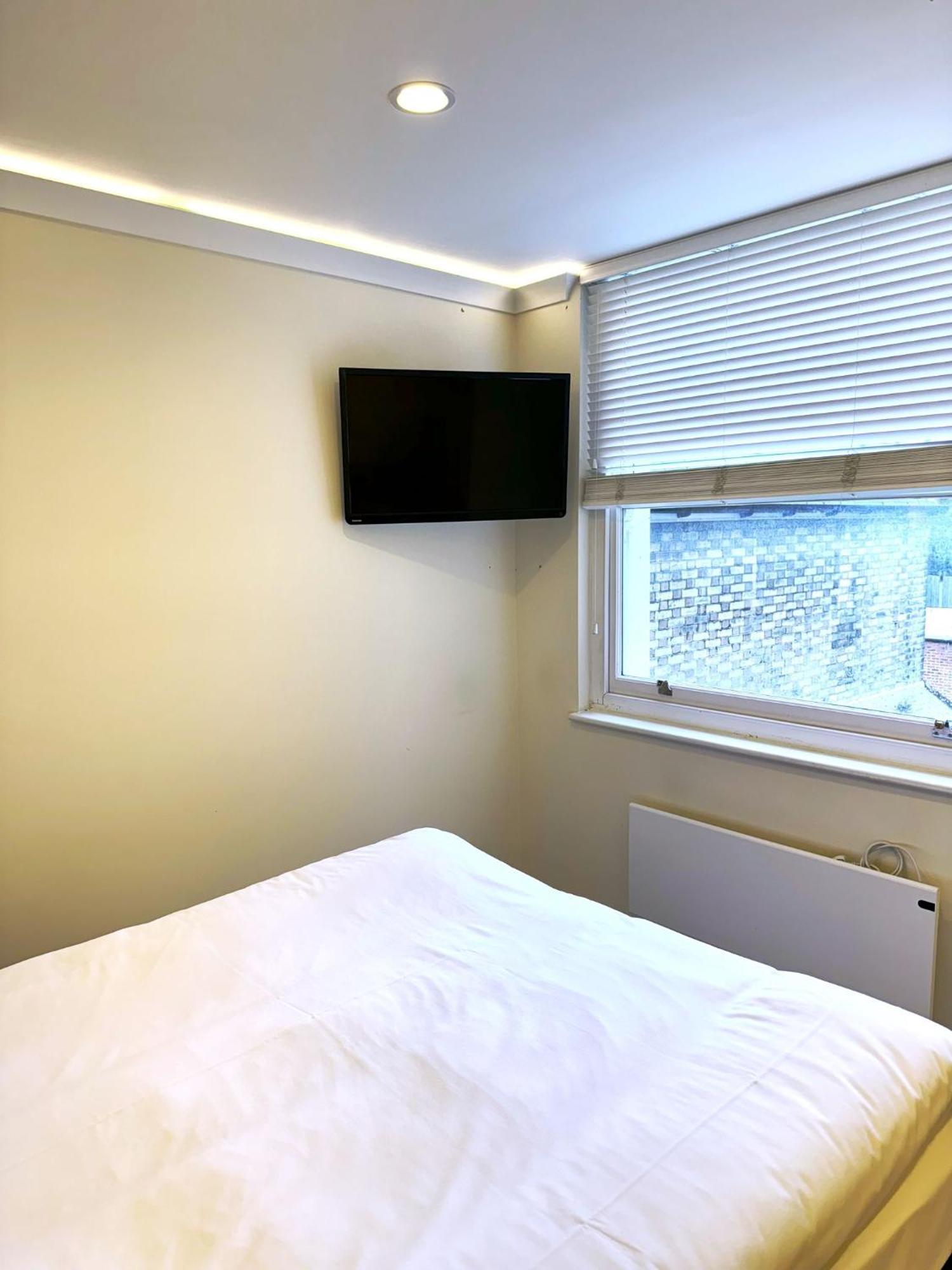 95 Studios London Luaran gambar